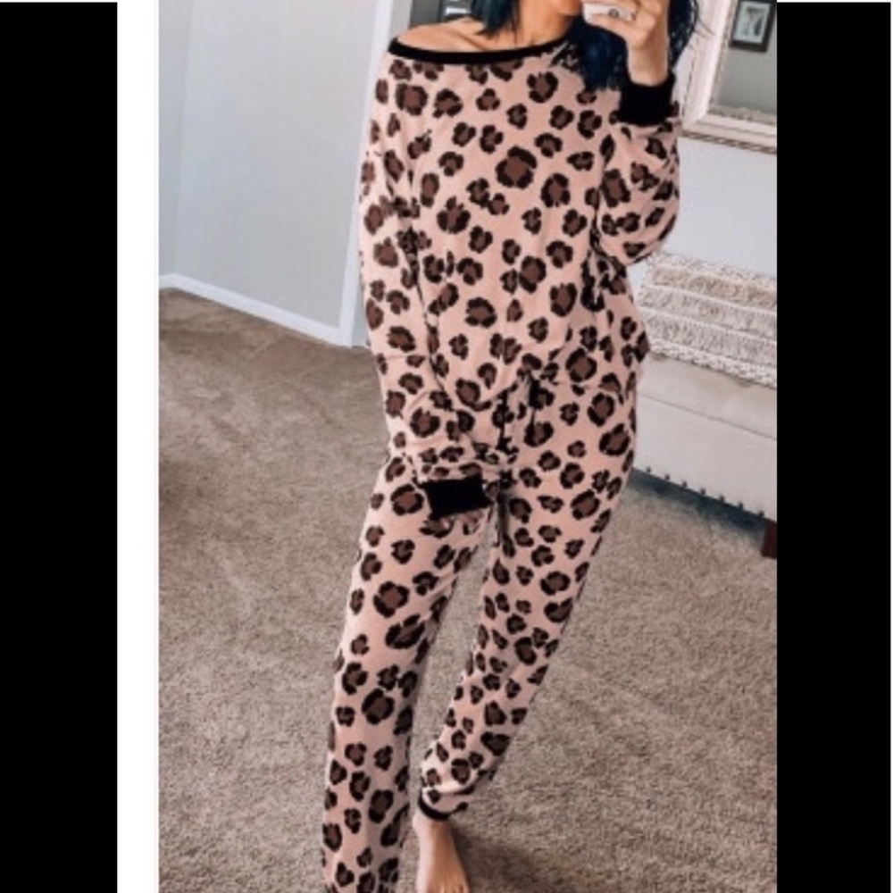 ✨pink leopard pajama set